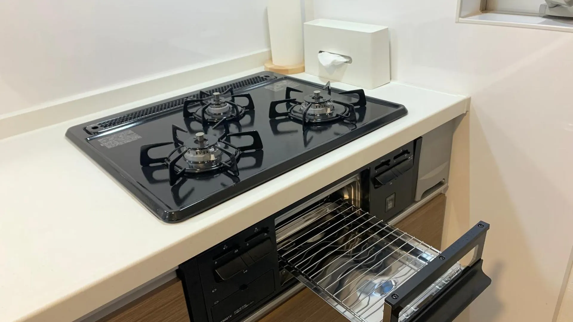 Charming New Home Launch: Direct Access To Narita & Haneda Airports, Shinjuku, And Disneyland; Close To Asakusa & Akihabara! Tokyo Holiday home